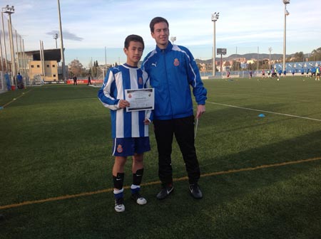 В RCD ESPANYOL прошли интернациональные пробы по футболу среди юношей (Фото 2)